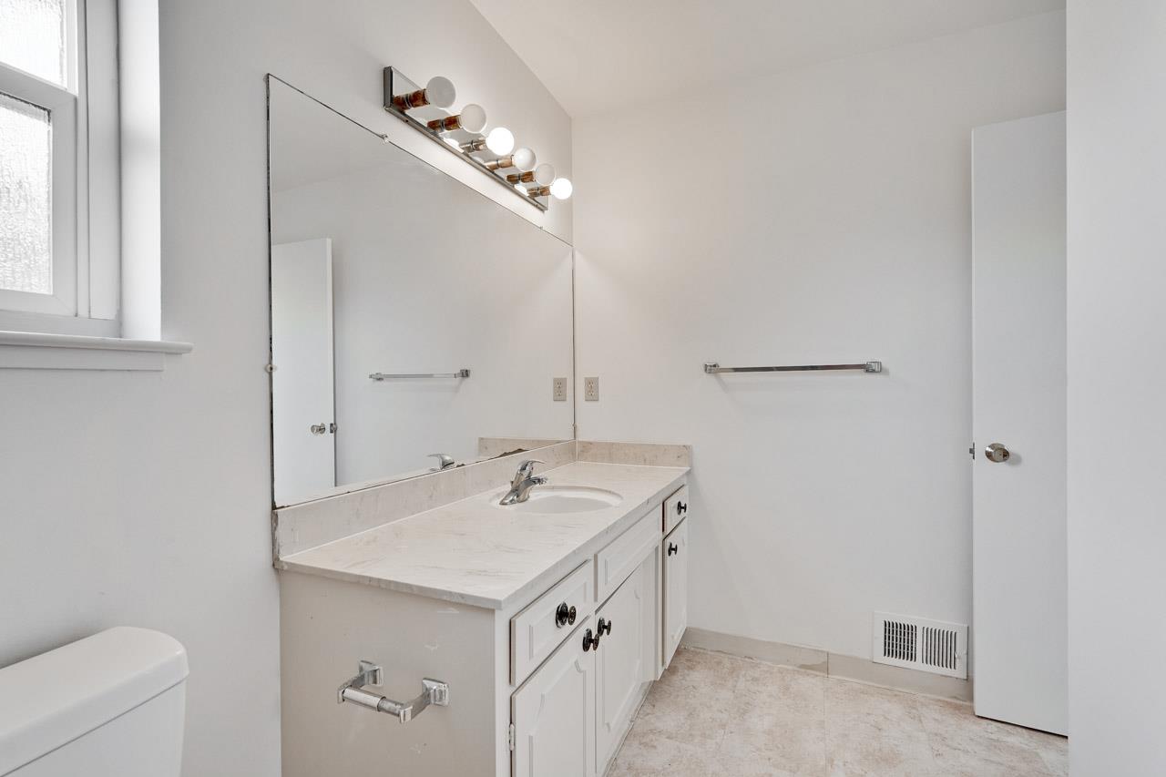 Detail Gallery Image 55 of 71 For 570-572 La Conner Dr, Sunnyvale,  CA 94087 - 5 Beds | 4 Baths