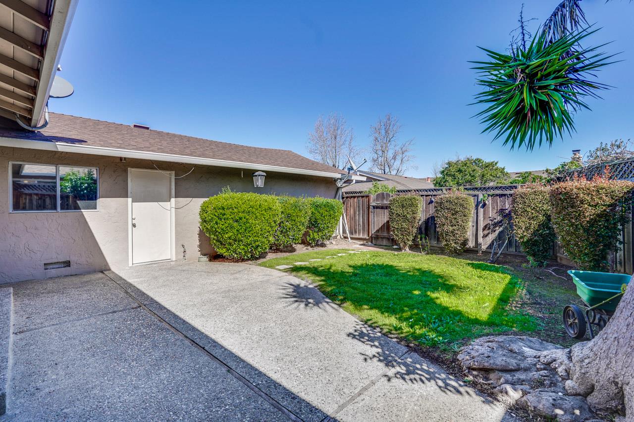 Detail Gallery Image 64 of 71 For 570-572 La Conner Dr, Sunnyvale,  CA 94087 - 5 Beds | 4 Baths