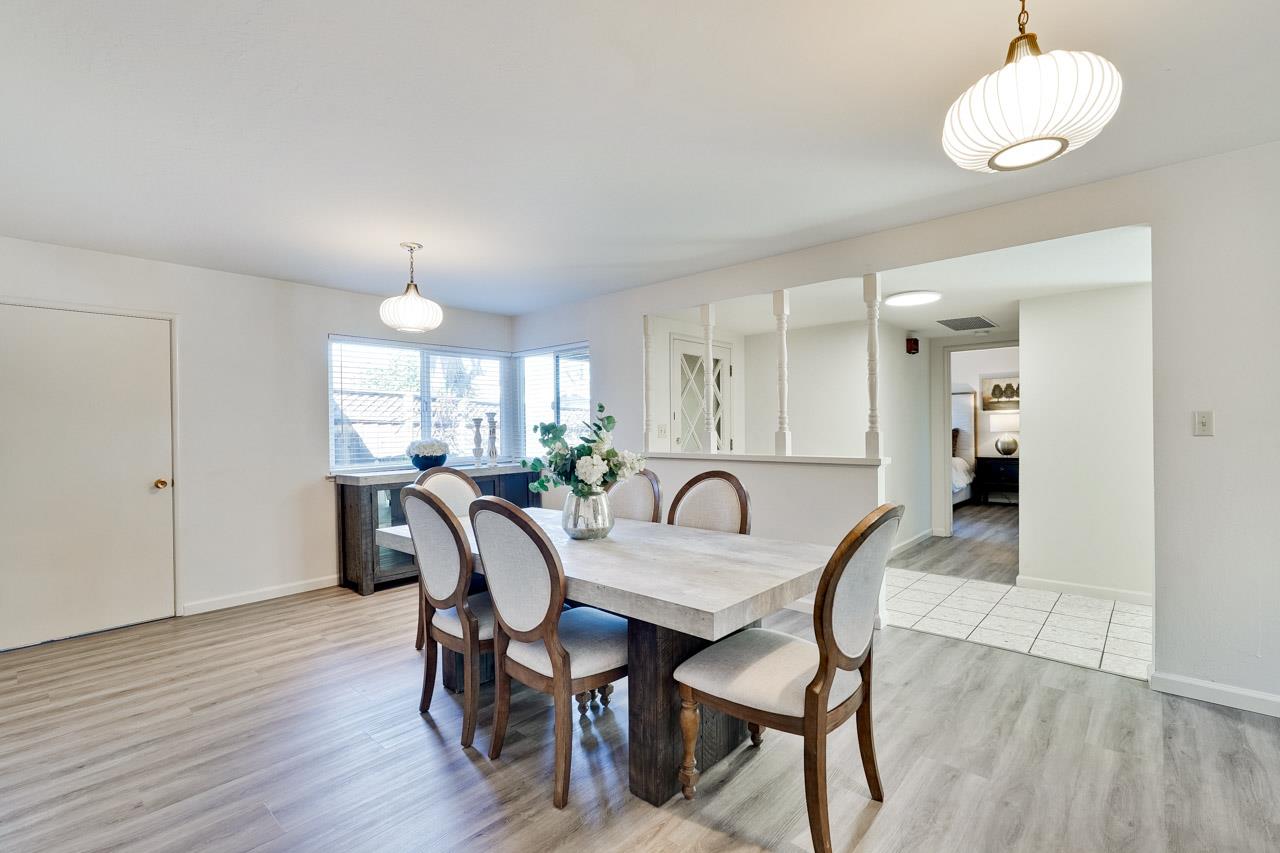 Detail Gallery Image 9 of 71 For 570-572 La Conner Dr, Sunnyvale,  CA 94087 - 5 Beds | 4 Baths