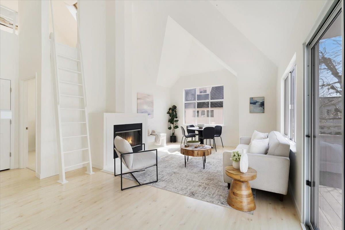 Detail Gallery Image 10 of 41 For 114 Annie Ln, Santa Cruz,  CA 95062 - 2 Beds | 2 Baths