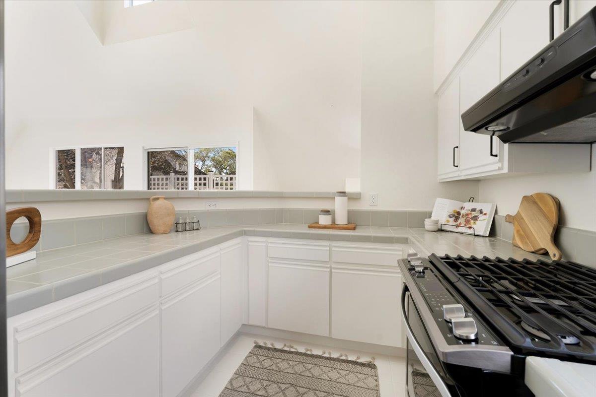 Detail Gallery Image 19 of 41 For 114 Annie Ln, Santa Cruz,  CA 95062 - 2 Beds | 2 Baths