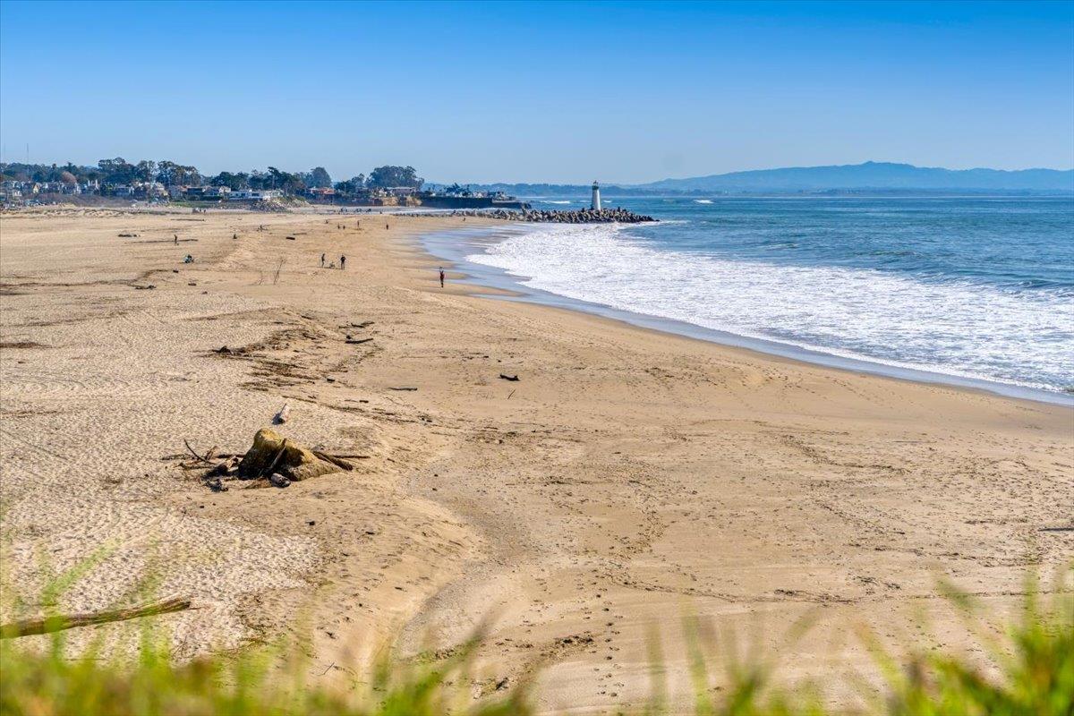 Detail Gallery Image 35 of 41 For 114 Annie Ln, Santa Cruz,  CA 95062 - 2 Beds | 2 Baths