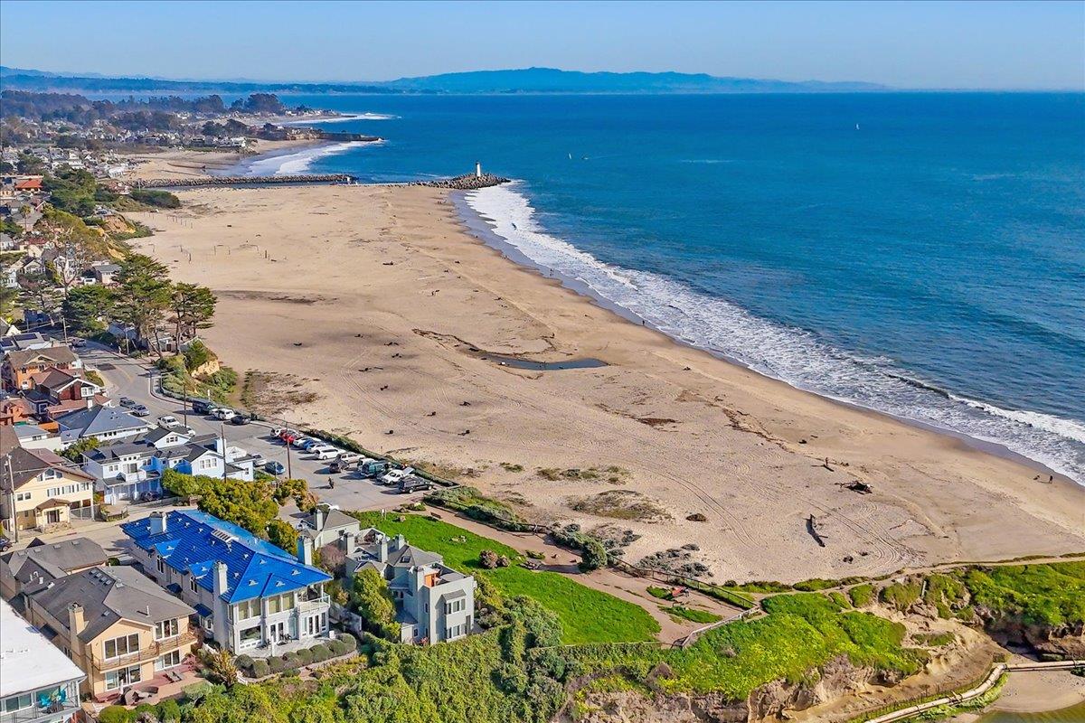 Detail Gallery Image 36 of 41 For 114 Annie Ln, Santa Cruz,  CA 95062 - 2 Beds | 2 Baths