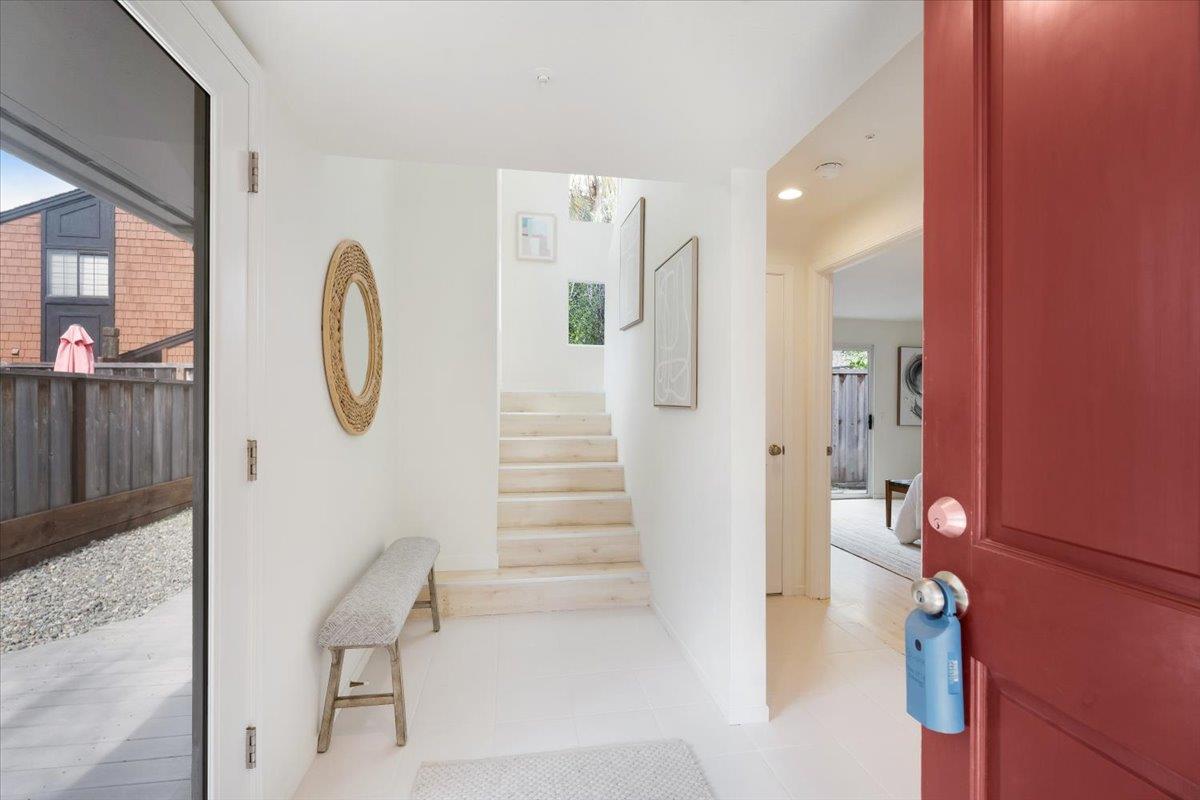 Detail Gallery Image 5 of 41 For 114 Annie Ln, Santa Cruz,  CA 95062 - 2 Beds | 2 Baths
