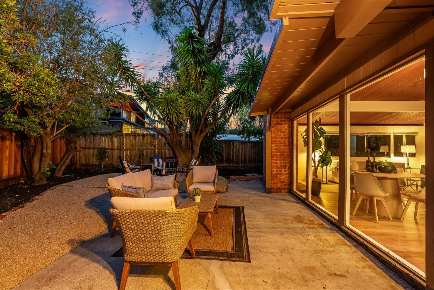 Detail Gallery Image 19 of 34 For 1080 Moffett Cir, Palo Alto,  CA 94303 - 3 Beds | 2 Baths