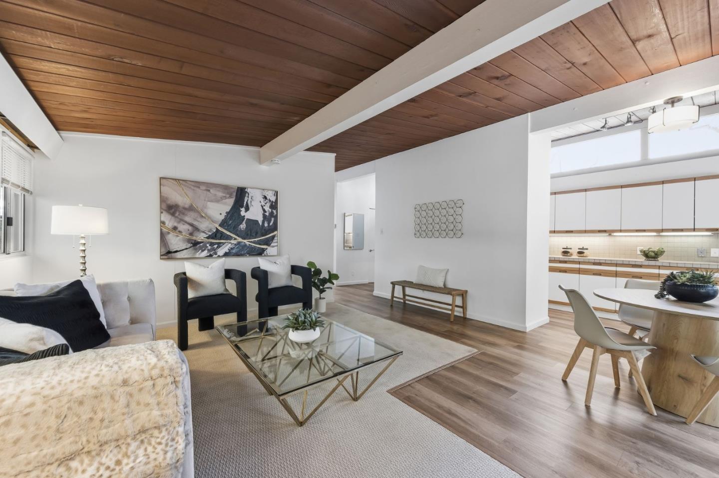 Detail Gallery Image 5 of 34 For 1080 Moffett Cir, Palo Alto,  CA 94303 - 3 Beds | 2 Baths