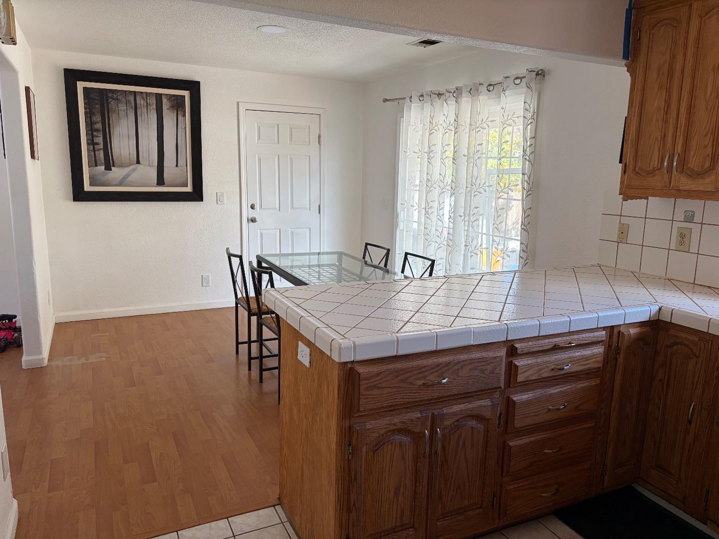 Detail Gallery Image 6 of 19 For 870 Leigh Ave, San Jose,  CA 95128 - – Beds | – Baths