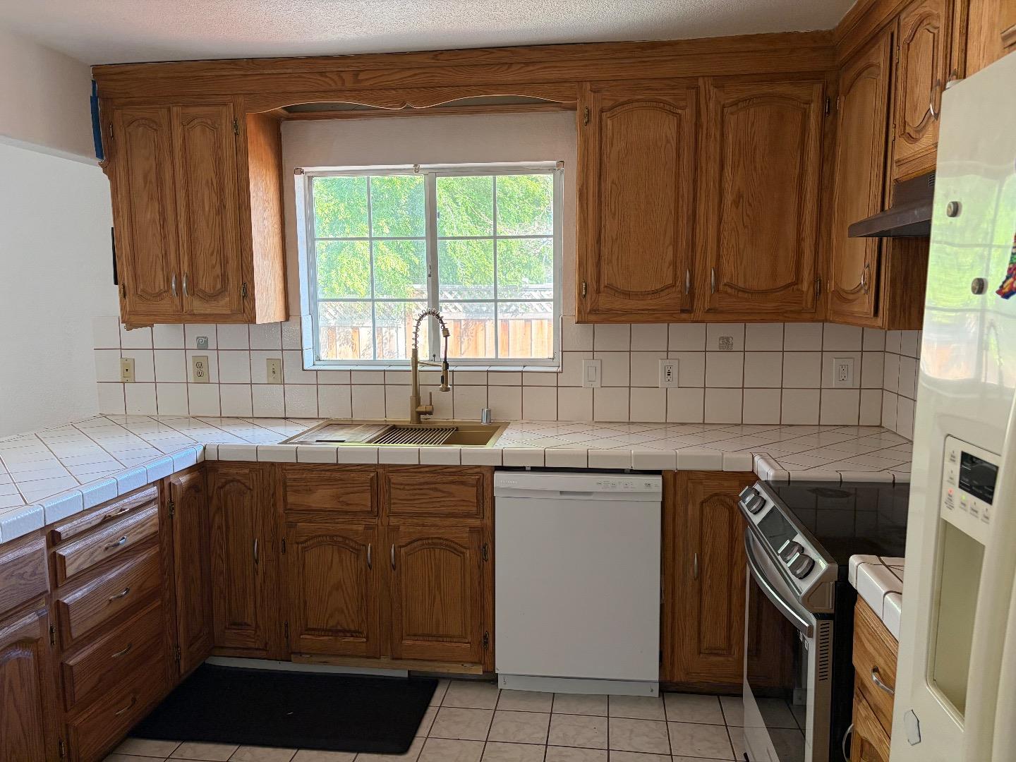 Detail Gallery Image 7 of 19 For 870 Leigh Ave, San Jose,  CA 95128 - – Beds | – Baths