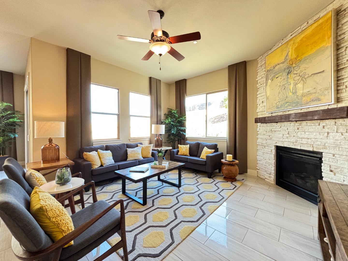 Detail Gallery Image 14 of 27 For 1517 Santana Ranch Dr, Hollister,  CA 95023 - 3 Beds | 2 Baths