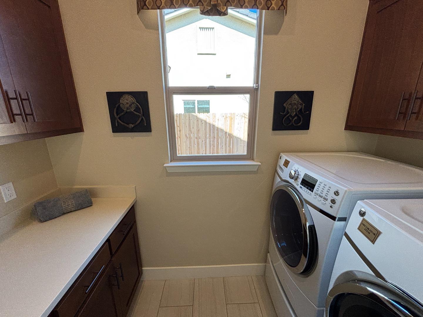 Detail Gallery Image 22 of 27 For 1517 Santana Ranch Dr, Hollister,  CA 95023 - 3 Beds | 2 Baths