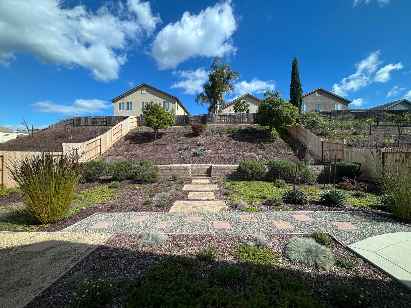 Detail Gallery Image 26 of 27 For 1517 Santana Ranch Dr, Hollister,  CA 95023 - 3 Beds | 2 Baths