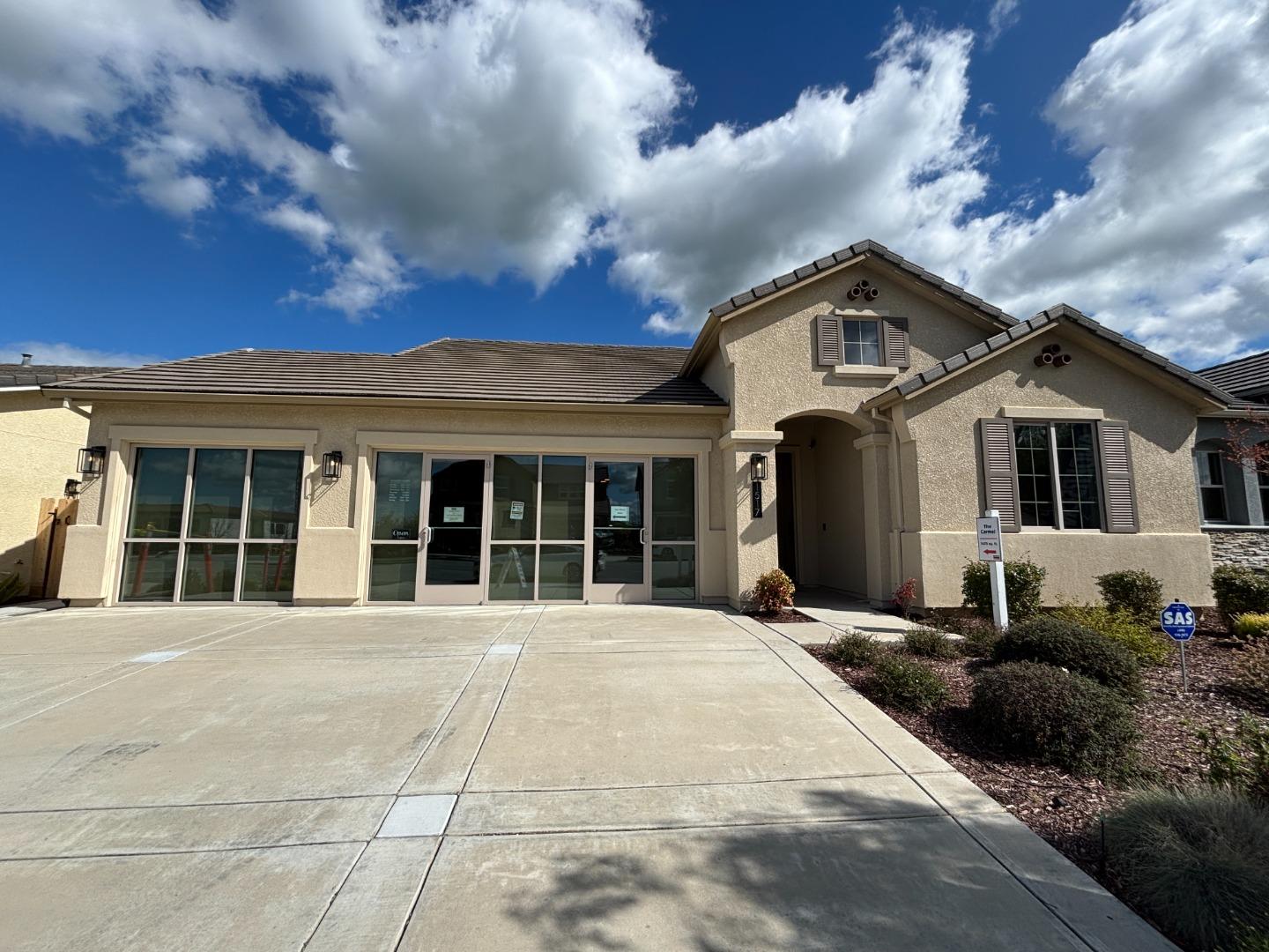 Detail Gallery Image 3 of 27 For 1517 Santana Ranch Dr, Hollister,  CA 95023 - 3 Beds | 2 Baths