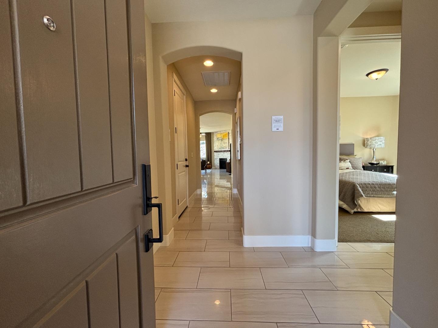 Detail Gallery Image 4 of 27 For 1517 Santana Ranch Dr, Hollister,  CA 95023 - 3 Beds | 2 Baths