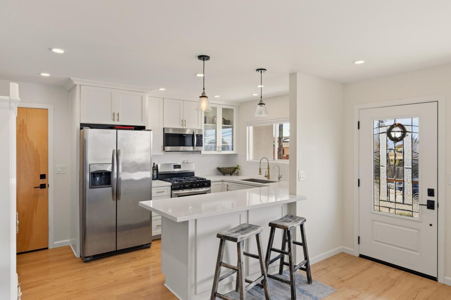 Detail Gallery Image 10 of 53 For 1330 Flores St, Seaside,  CA 93955 - 3 Beds | 2 Baths