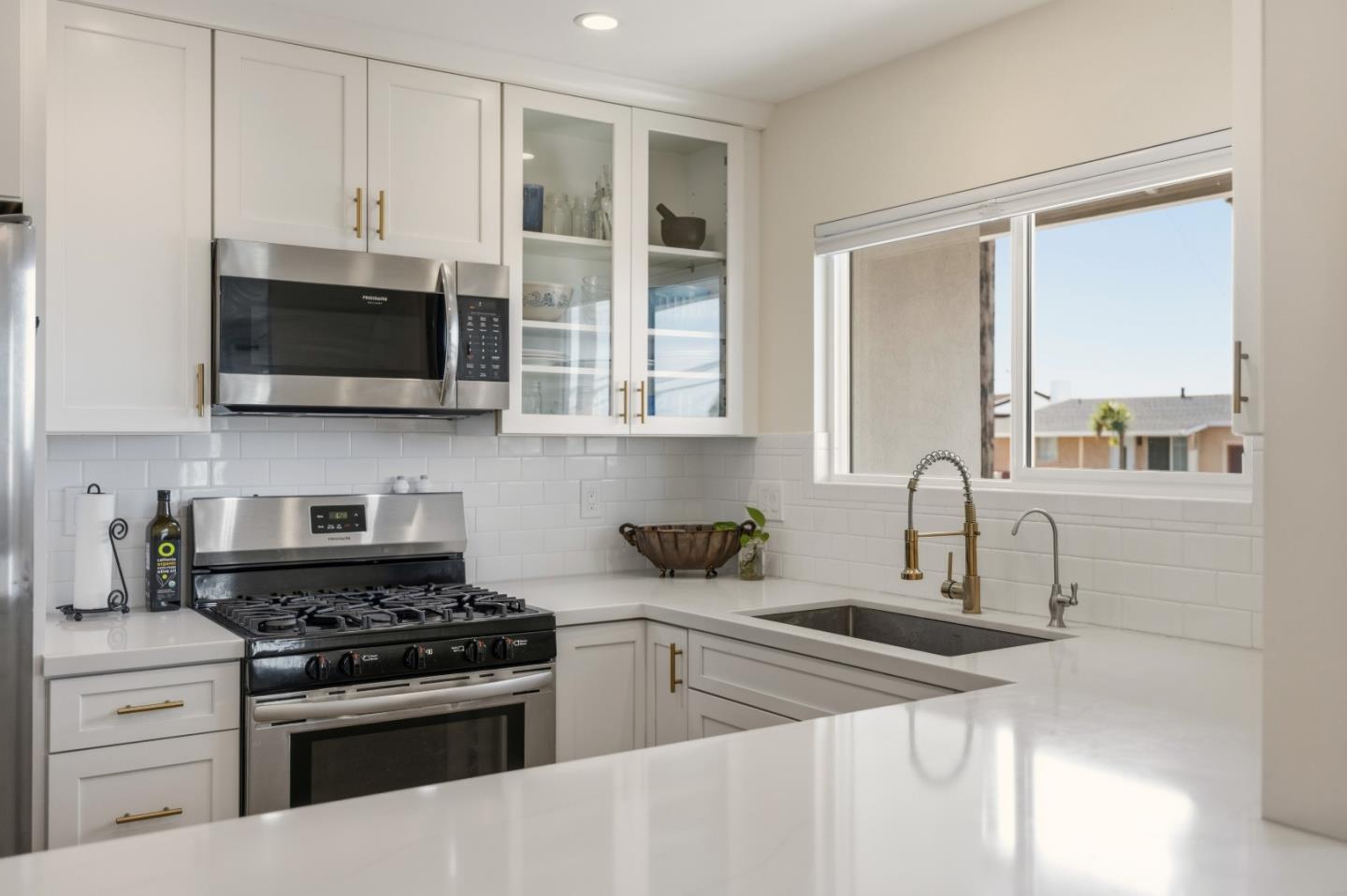 Detail Gallery Image 12 of 53 For 1330 Flores St, Seaside,  CA 93955 - 3 Beds | 2 Baths