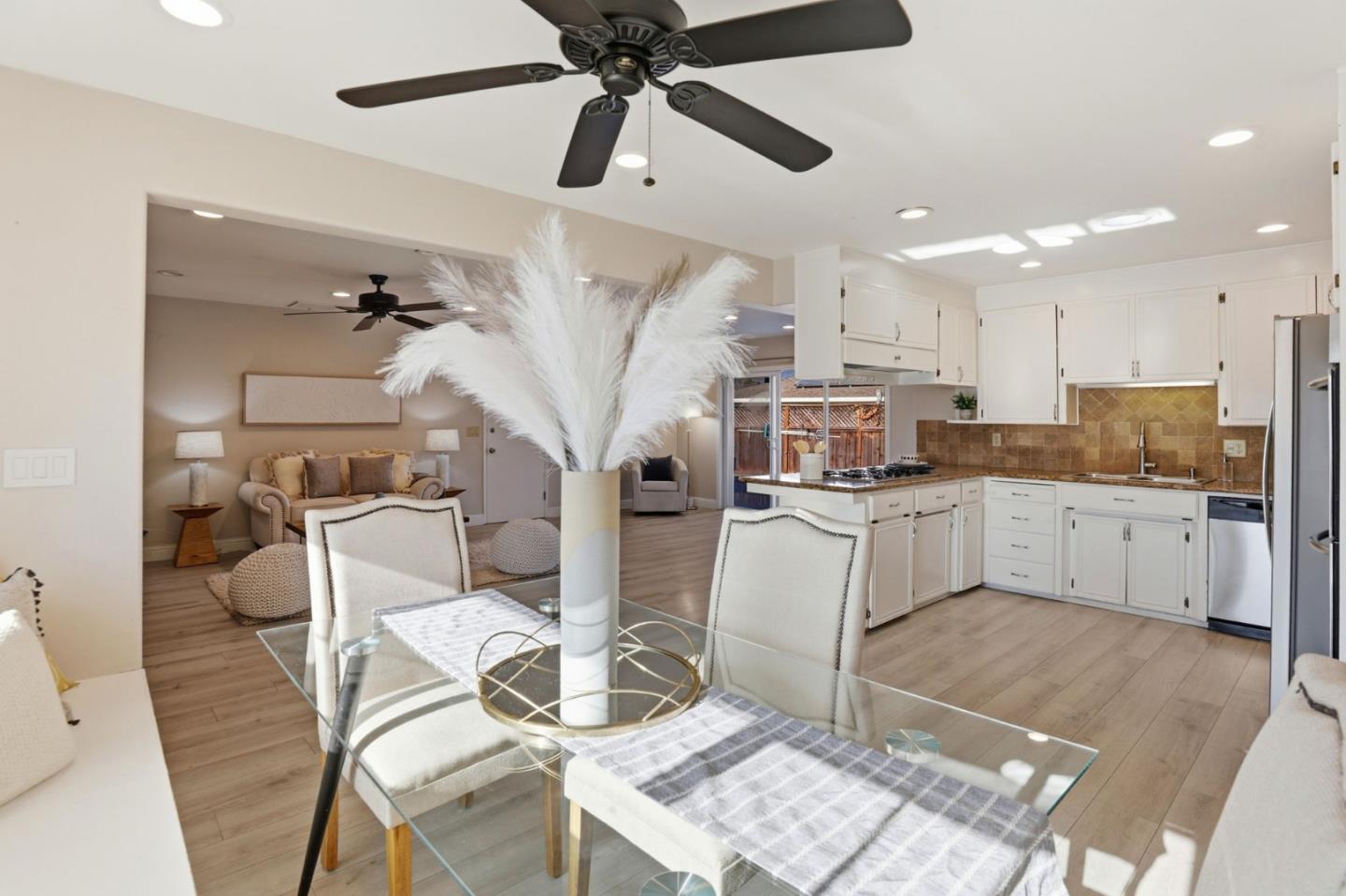 Detail Gallery Image 15 of 35 For 7611 Westwood Dr, Gilroy,  CA 95020 - 3 Beds | 2/1 Baths