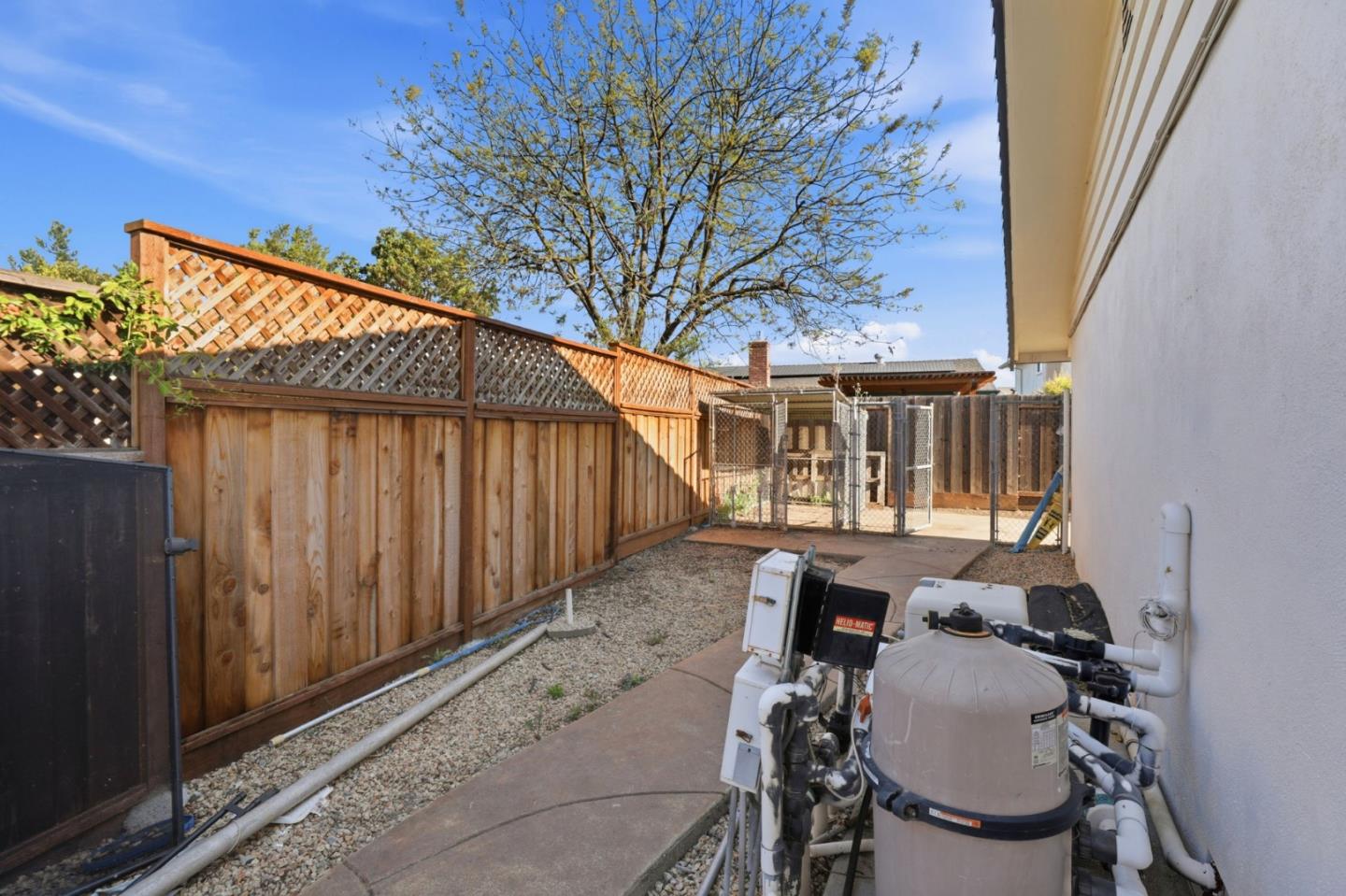 Detail Gallery Image 33 of 35 For 7611 Westwood Dr, Gilroy,  CA 95020 - 3 Beds | 2/1 Baths