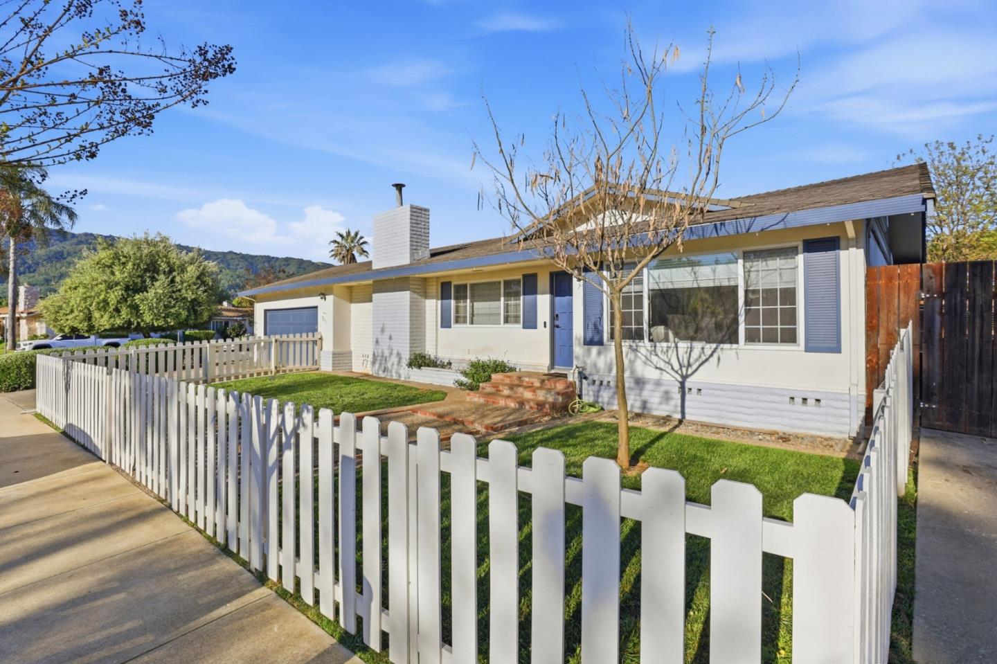 Detail Gallery Image 4 of 35 For 7611 Westwood Dr, Gilroy,  CA 95020 - 3 Beds | 2/1 Baths