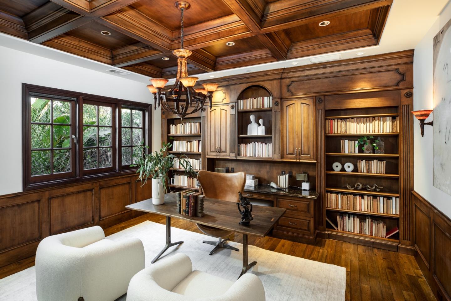 Detail Gallery Image 14 of 56 For 925 Seabury Rd, Hillsborough,  CA 94010 - 6 Beds | 9/2 Baths