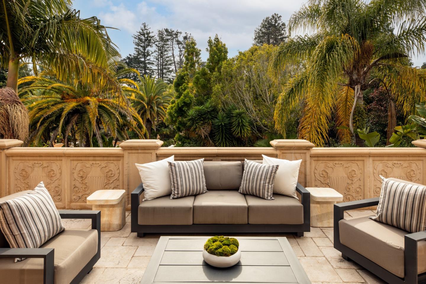 Detail Gallery Image 18 of 56 For 925 Seabury Rd, Hillsborough,  CA 94010 - 6 Beds | 9/2 Baths