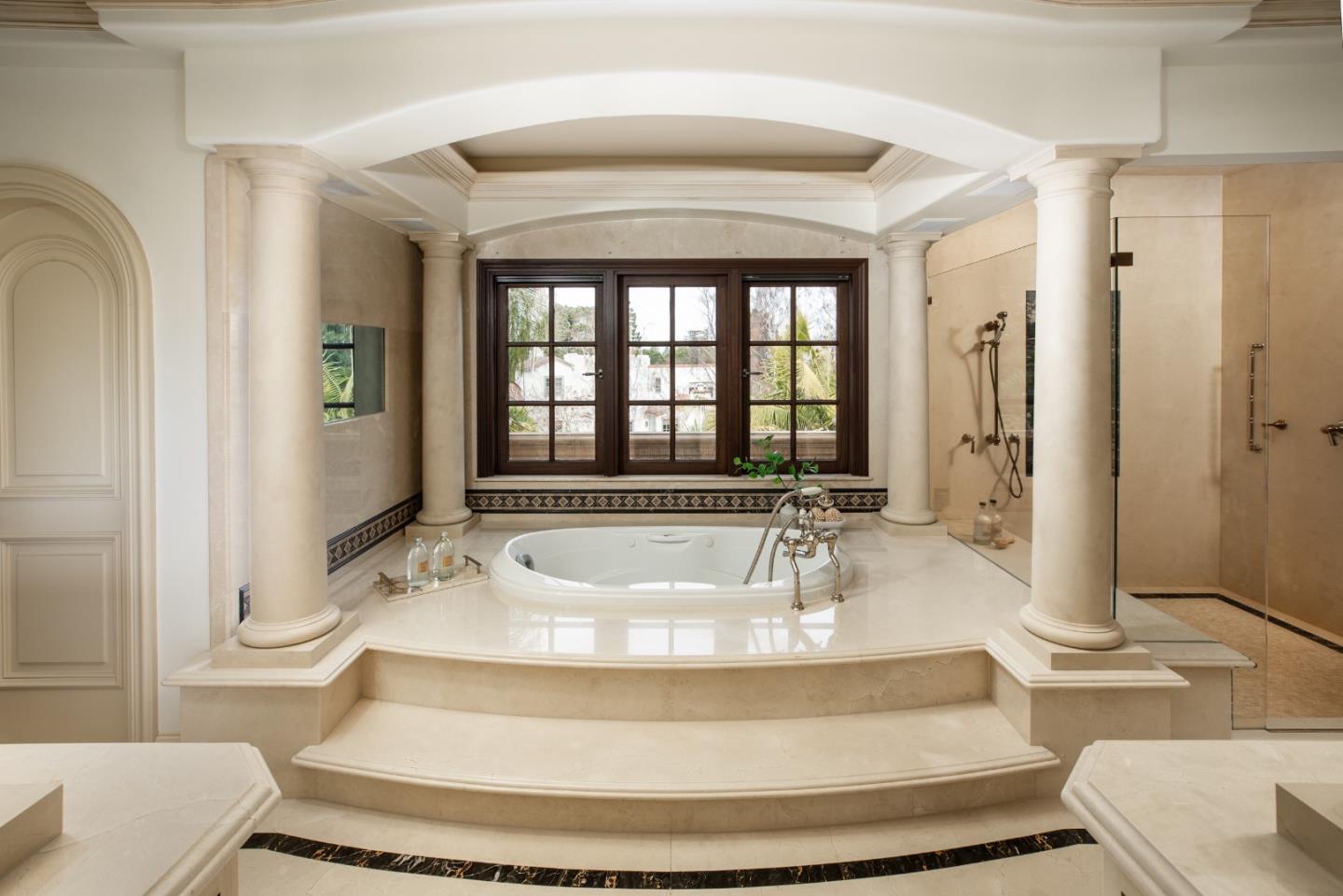 Detail Gallery Image 20 of 56 For 925 Seabury Rd, Hillsborough,  CA 94010 - 6 Beds | 9/2 Baths