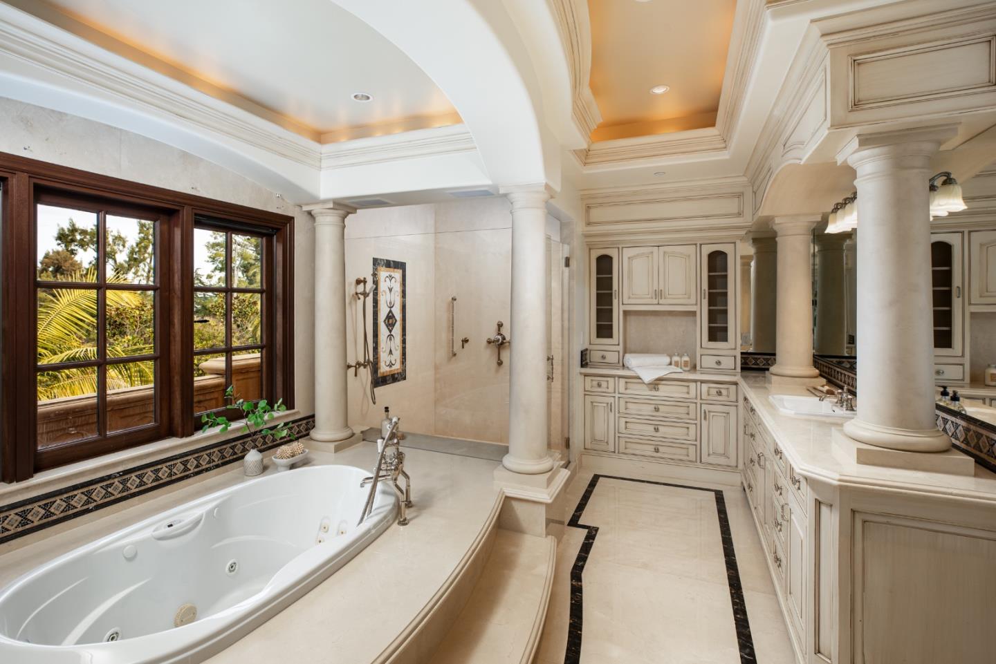 Detail Gallery Image 21 of 56 For 925 Seabury Rd, Hillsborough,  CA 94010 - 6 Beds | 9/2 Baths