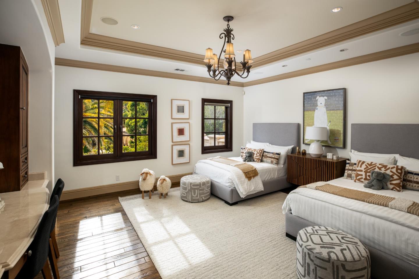 Detail Gallery Image 22 of 56 For 925 Seabury Rd, Hillsborough,  CA 94010 - 6 Beds | 9/2 Baths