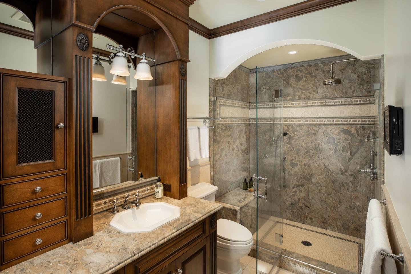 Detail Gallery Image 23 of 56 For 925 Seabury Rd, Hillsborough,  CA 94010 - 6 Beds | 9/2 Baths