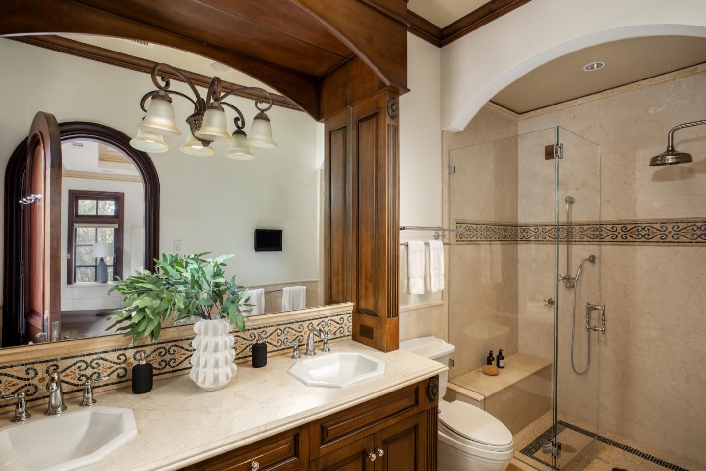 Detail Gallery Image 27 of 56 For 925 Seabury Rd, Hillsborough,  CA 94010 - 6 Beds | 9/2 Baths