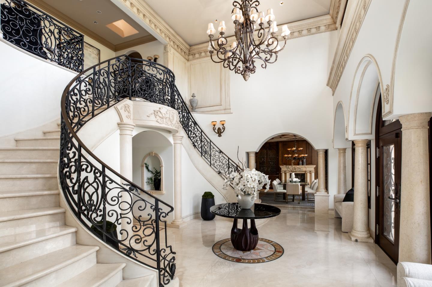 Detail Gallery Image 3 of 56 For 925 Seabury Rd, Hillsborough,  CA 94010 - 6 Beds | 9/2 Baths