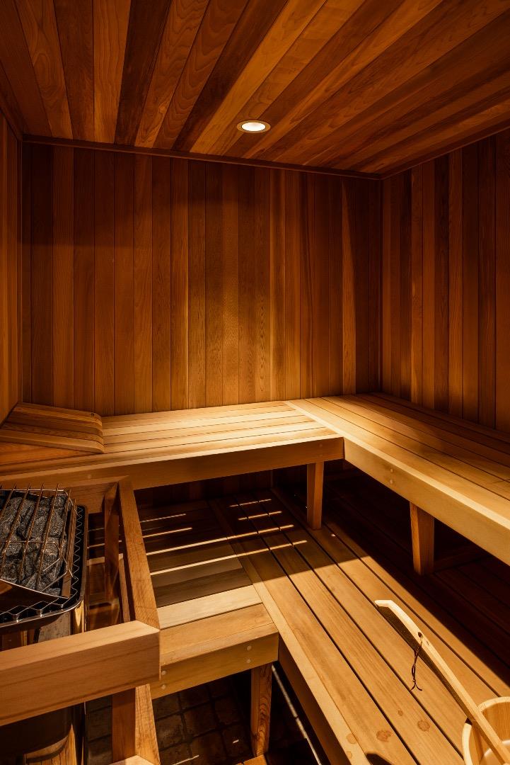 Detail Gallery Image 40 of 56 For 925 Seabury Rd, Hillsborough,  CA 94010 - 6 Beds | 9/2 Baths