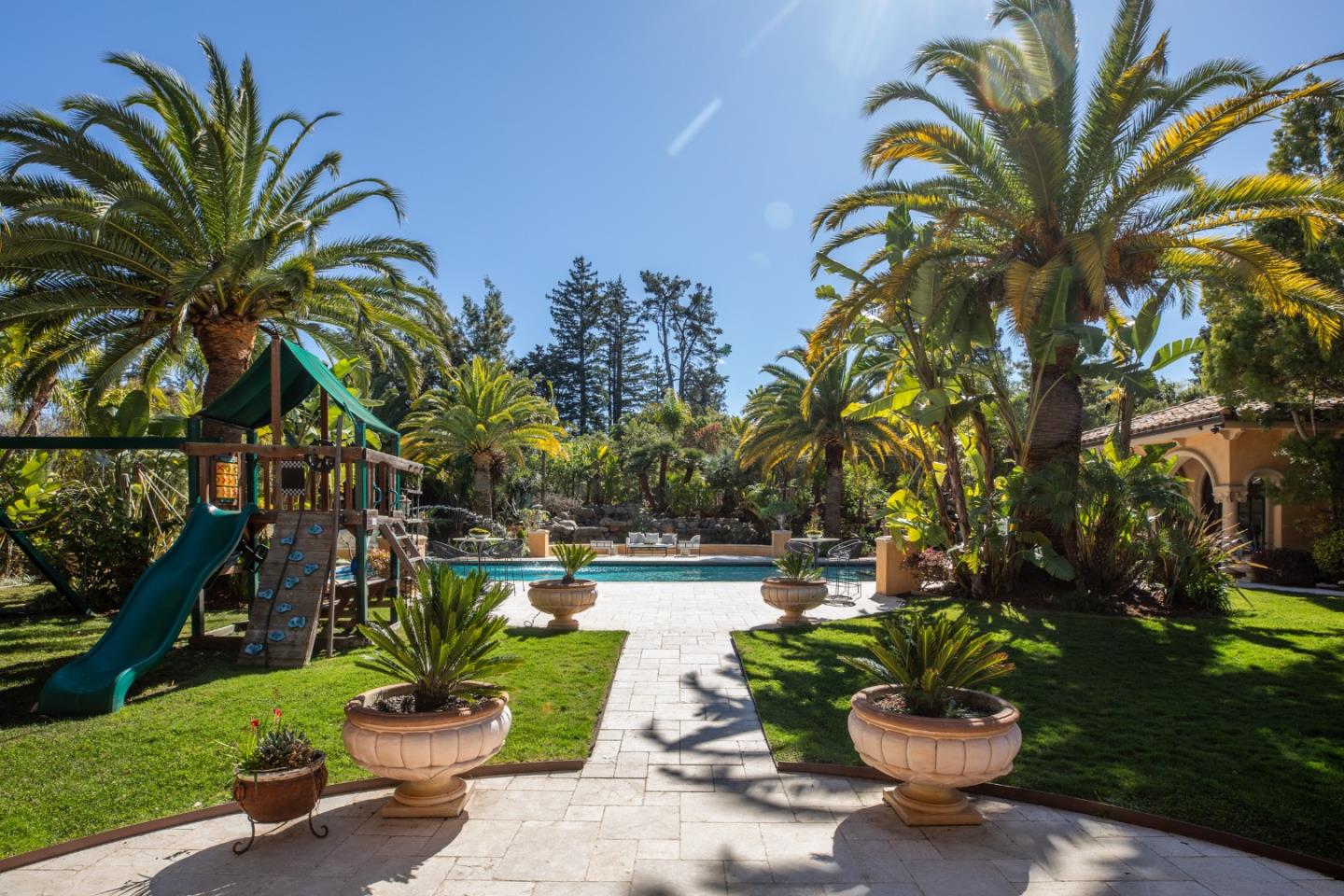 Detail Gallery Image 42 of 56 For 925 Seabury Rd, Hillsborough,  CA 94010 - 6 Beds | 9/2 Baths