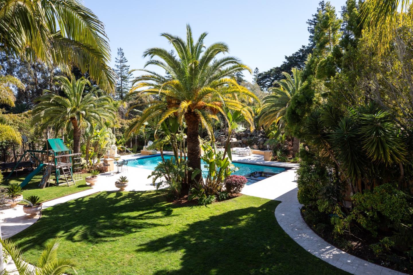 Detail Gallery Image 43 of 56 For 925 Seabury Rd, Hillsborough,  CA 94010 - 6 Beds | 9/2 Baths