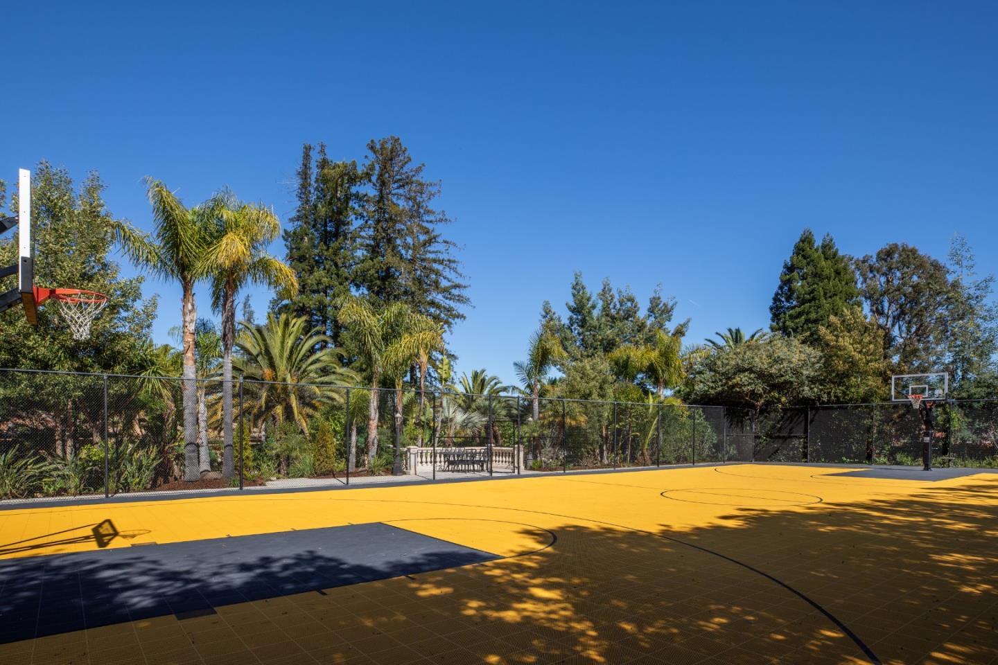 Detail Gallery Image 53 of 56 For 925 Seabury Rd, Hillsborough,  CA 94010 - 6 Beds | 9/2 Baths