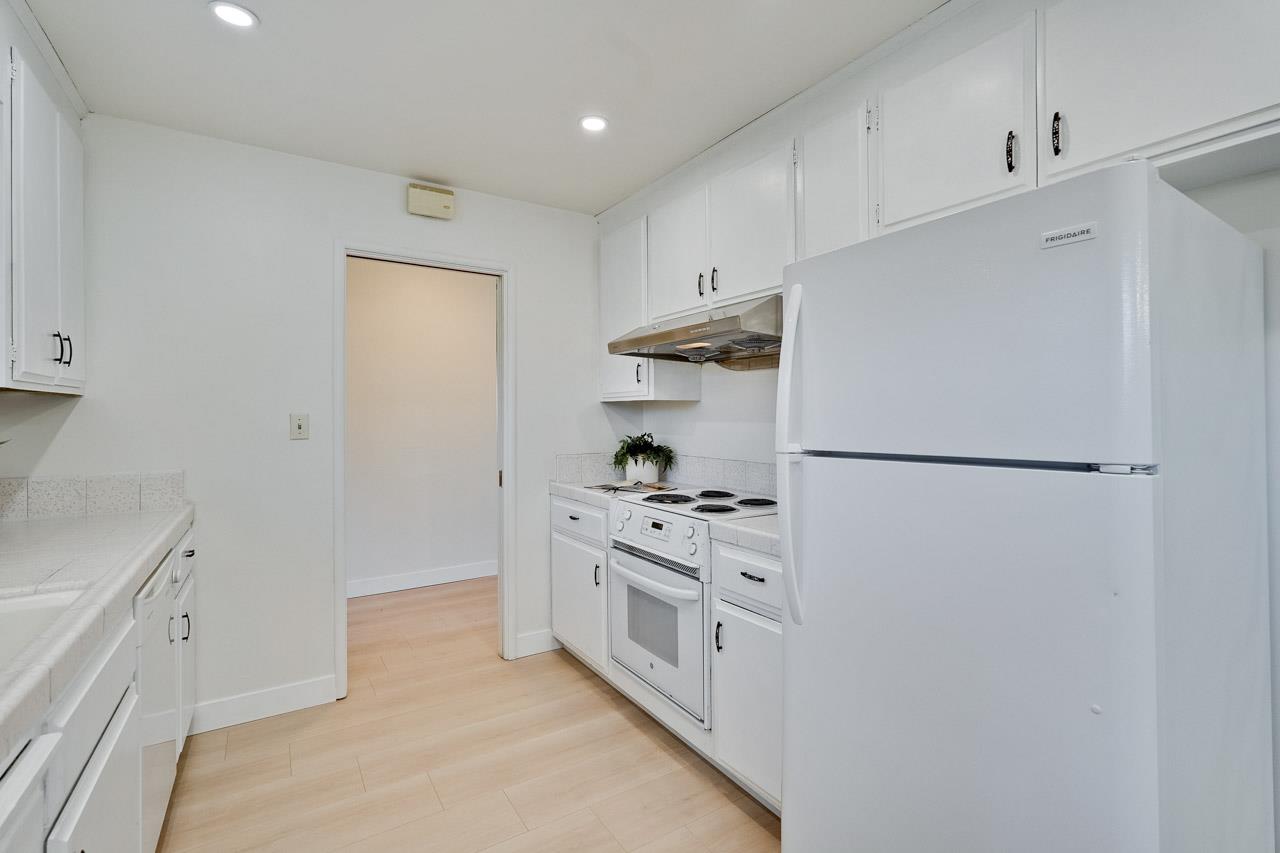 Detail Gallery Image 10 of 82 For 570-572 La Conner Dr, Sunnyvale,  CA 94087 - – Beds | – Baths