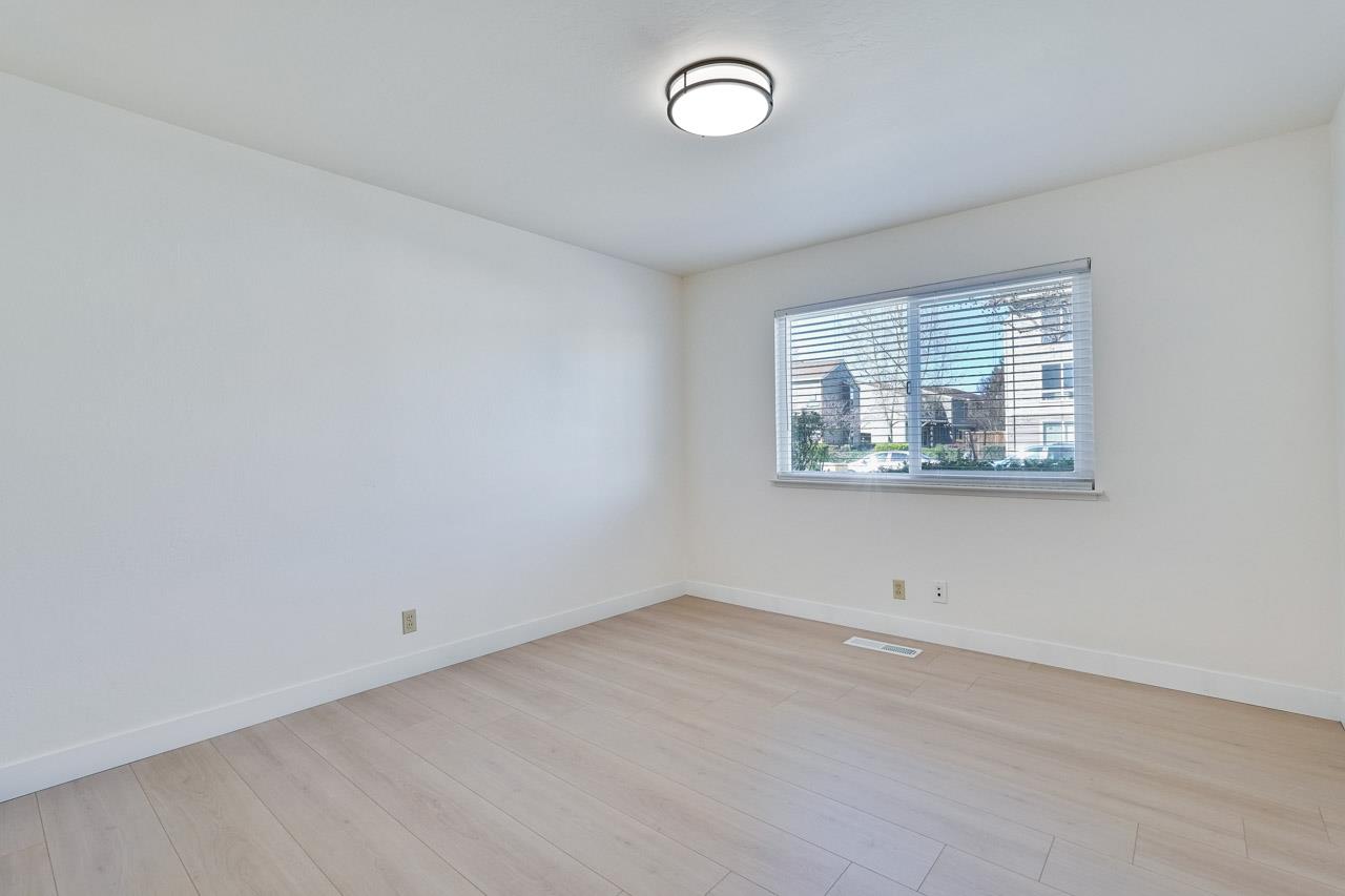 Detail Gallery Image 23 of 82 For 570-572 La Conner Dr, Sunnyvale,  CA 94087 - – Beds | – Baths