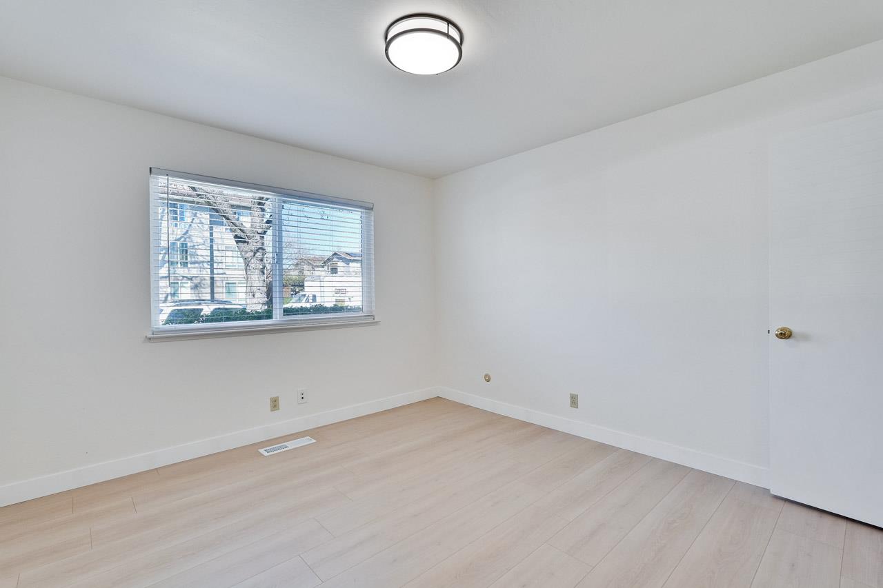 Detail Gallery Image 24 of 82 For 570-572 La Conner Dr, Sunnyvale,  CA 94087 - – Beds | – Baths