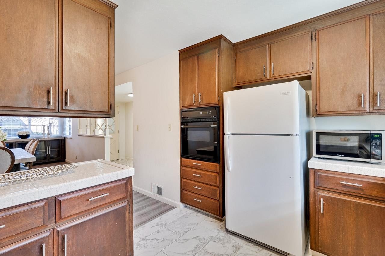 Detail Gallery Image 60 of 82 For 570-572 La Conner Dr, Sunnyvale,  CA 94087 - – Beds | – Baths