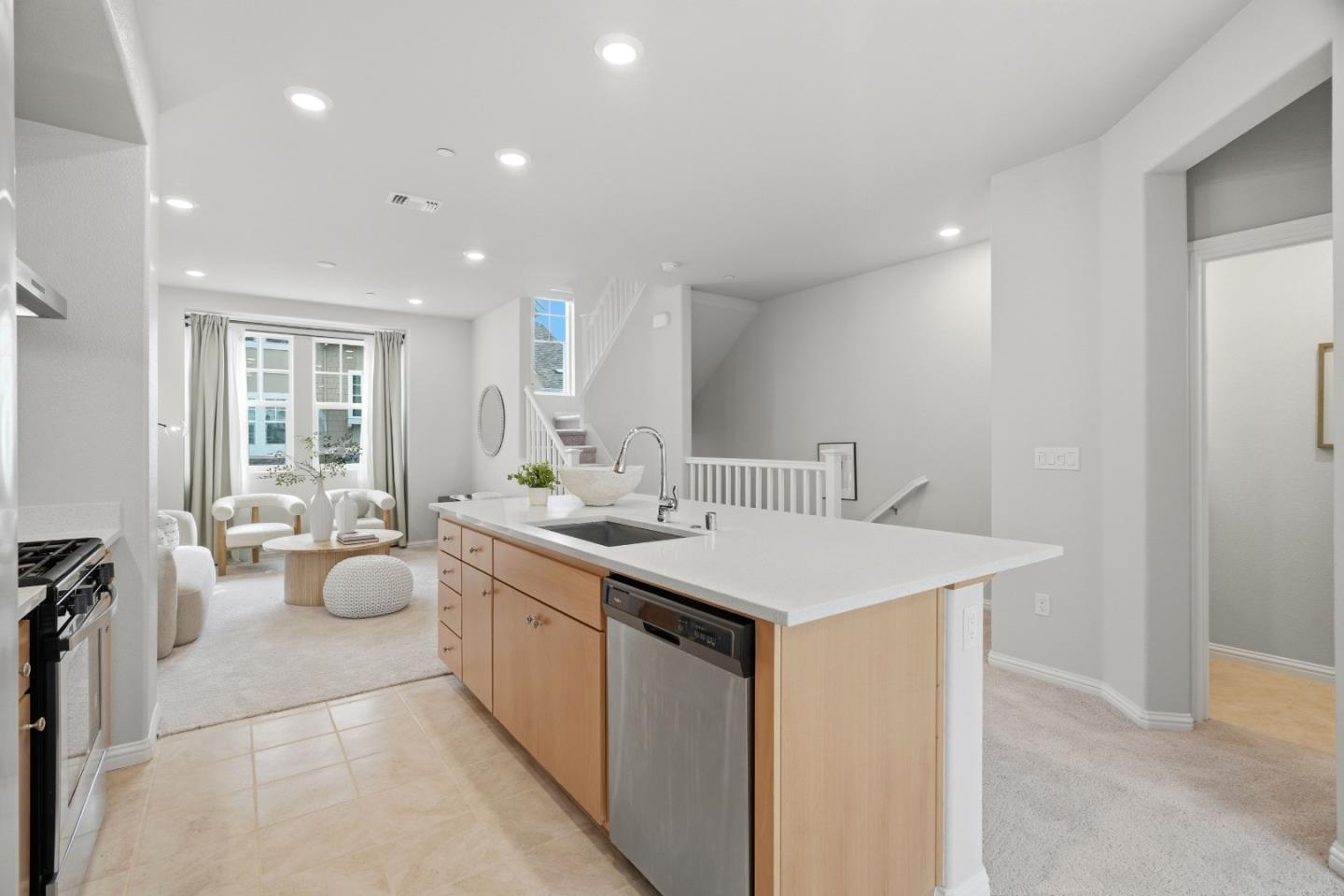 Detail Gallery Image 10 of 53 For 217 Orbit Way, Mountain View,  CA 94043 - 3 Beds | 3/1 Baths