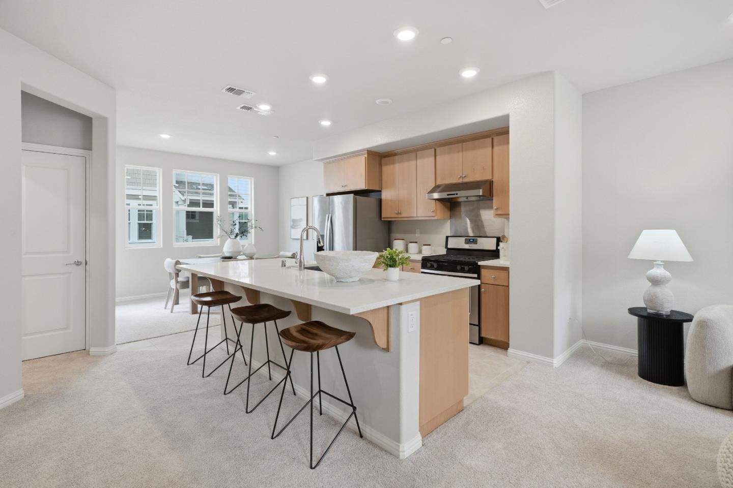 Detail Gallery Image 12 of 53 For 217 Orbit Way, Mountain View,  CA 94043 - 3 Beds | 3/1 Baths