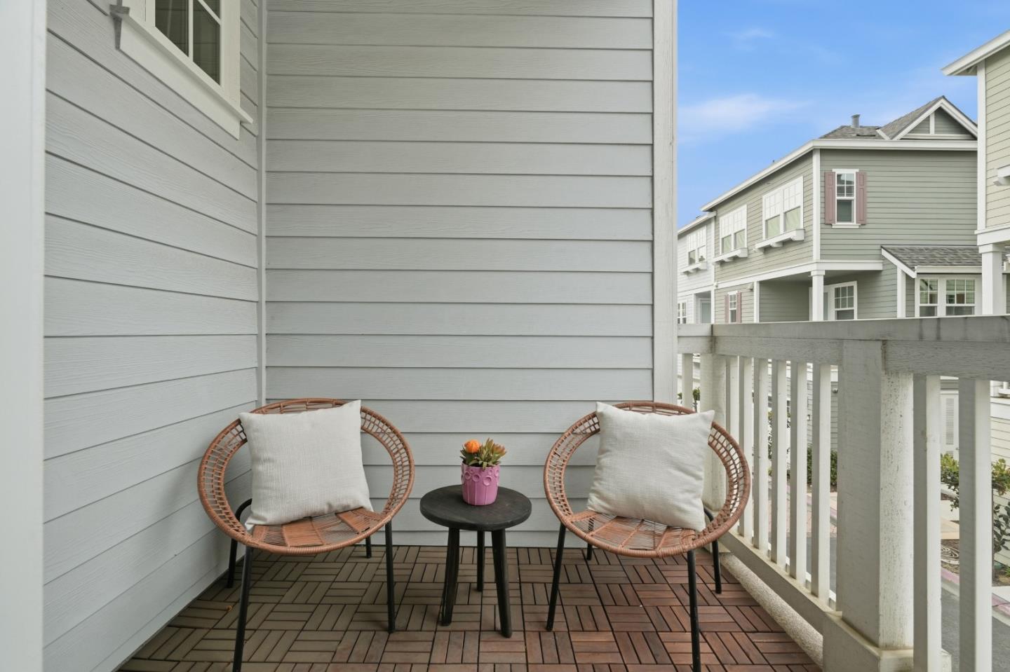 Detail Gallery Image 18 of 53 For 217 Orbit Way, Mountain View,  CA 94043 - 3 Beds | 3/1 Baths