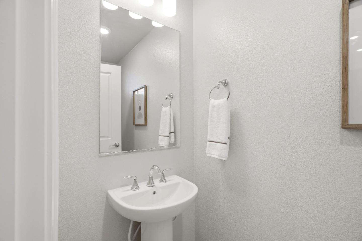 Detail Gallery Image 19 of 53 For 217 Orbit Way, Mountain View,  CA 94043 - 3 Beds | 3/1 Baths