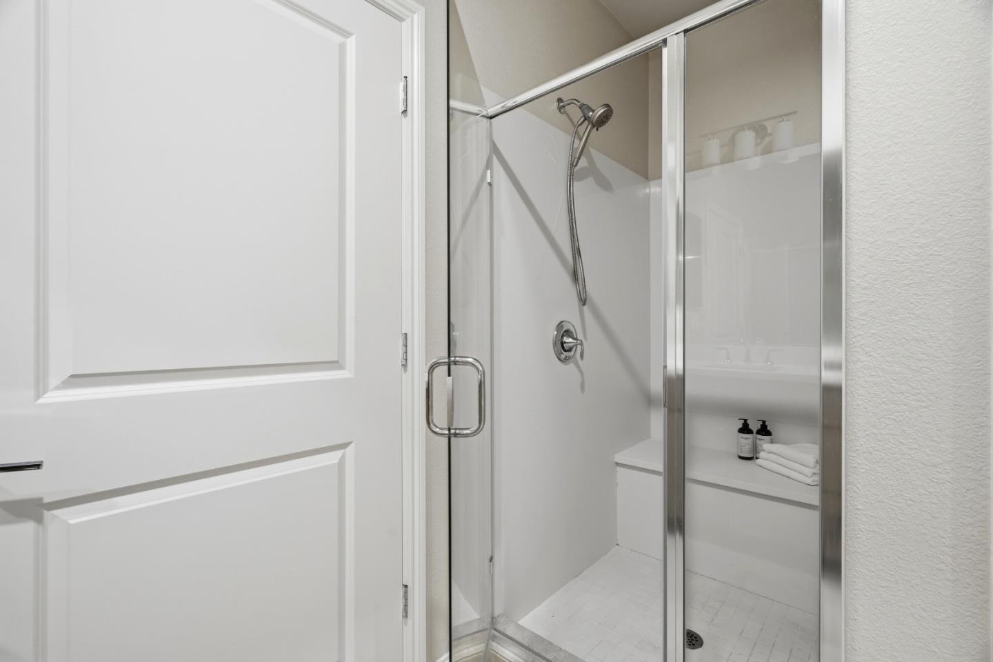 Detail Gallery Image 32 of 53 For 217 Orbit Way, Mountain View,  CA 94043 - 3 Beds | 3/1 Baths