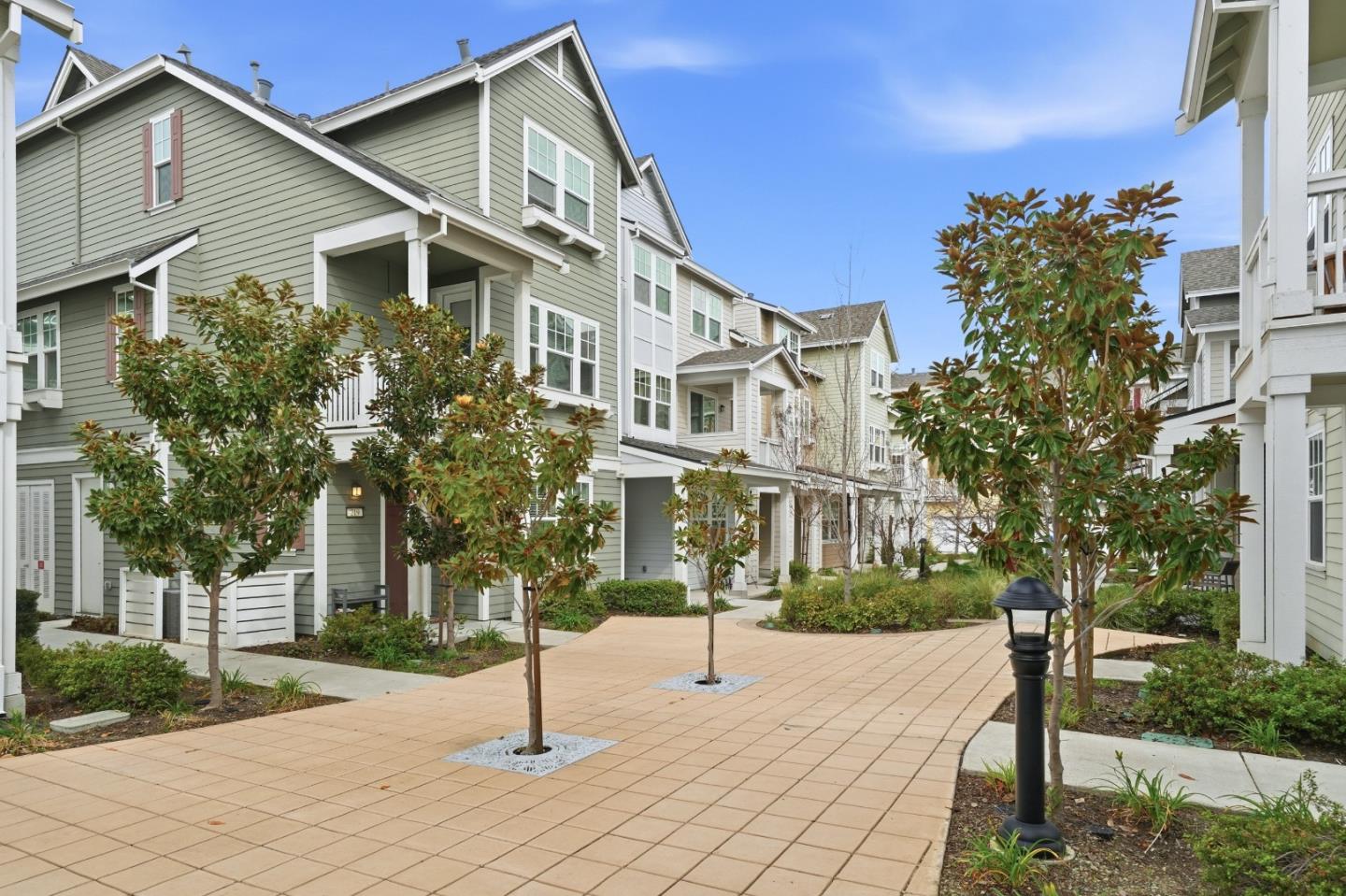 Detail Gallery Image 38 of 53 For 217 Orbit Way, Mountain View,  CA 94043 - 3 Beds | 3/1 Baths