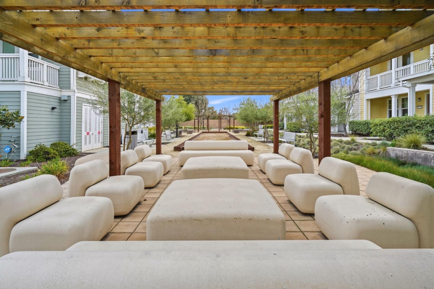 Detail Gallery Image 39 of 53 For 217 Orbit Way, Mountain View,  CA 94043 - 3 Beds | 3/1 Baths