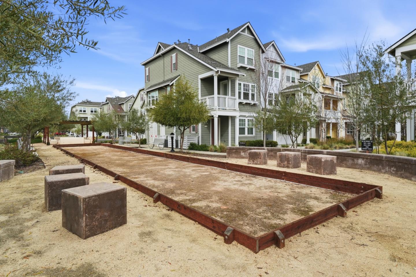 Detail Gallery Image 40 of 53 For 217 Orbit Way, Mountain View,  CA 94043 - 3 Beds | 3/1 Baths