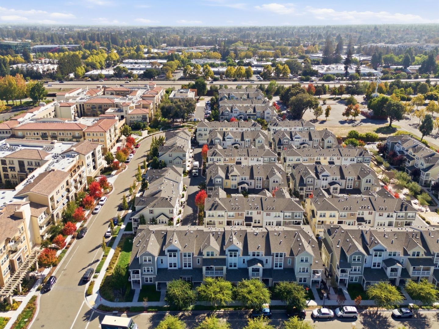 Detail Gallery Image 41 of 53 For 217 Orbit Way, Mountain View,  CA 94043 - 3 Beds | 3/1 Baths