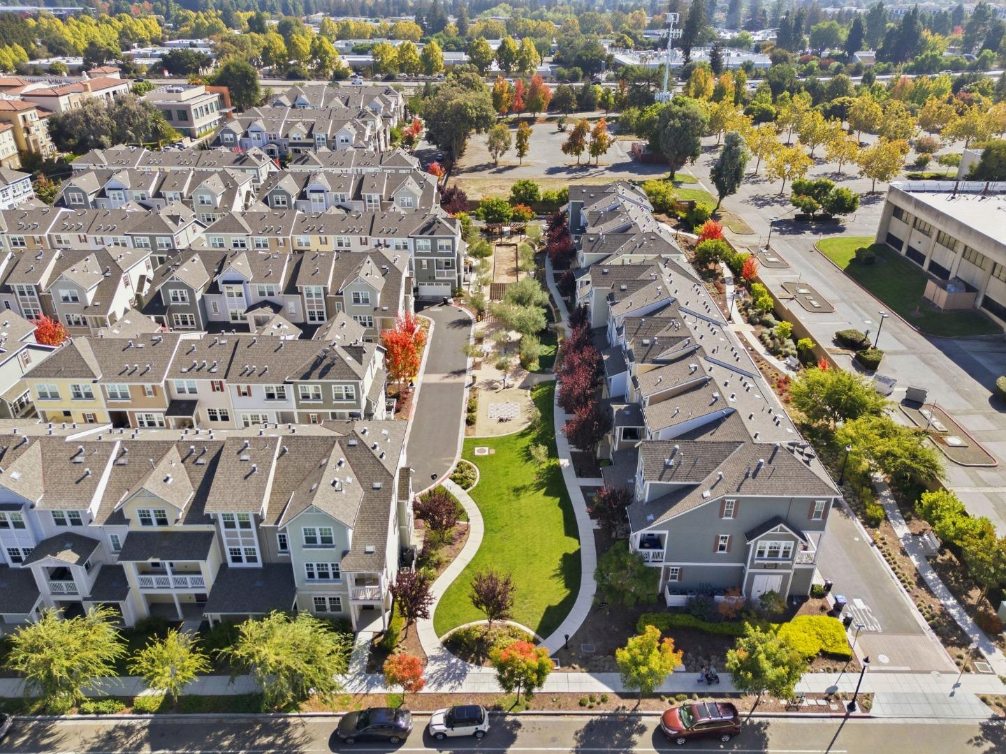 Detail Gallery Image 42 of 53 For 217 Orbit Way, Mountain View,  CA 94043 - 3 Beds | 3/1 Baths