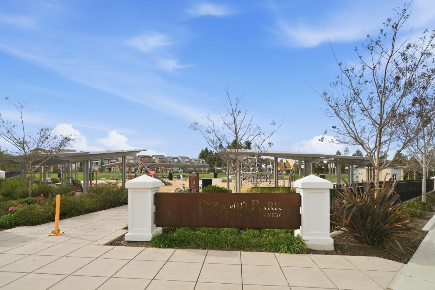 Detail Gallery Image 43 of 53 For 217 Orbit Way, Mountain View,  CA 94043 - 3 Beds | 3/1 Baths