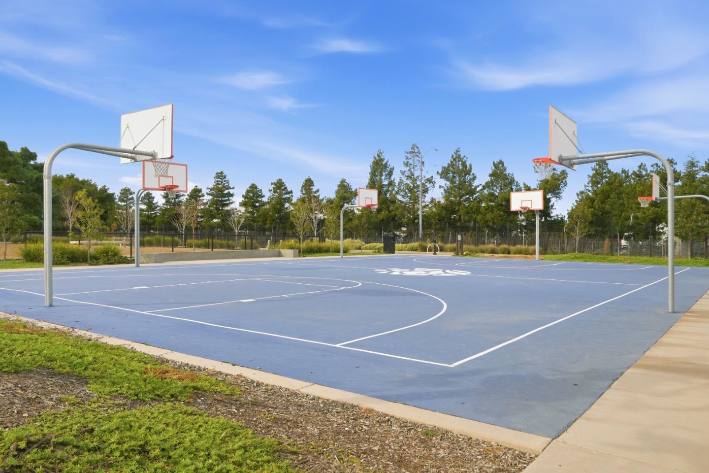 Detail Gallery Image 46 of 53 For 217 Orbit Way, Mountain View,  CA 94043 - 3 Beds | 3/1 Baths
